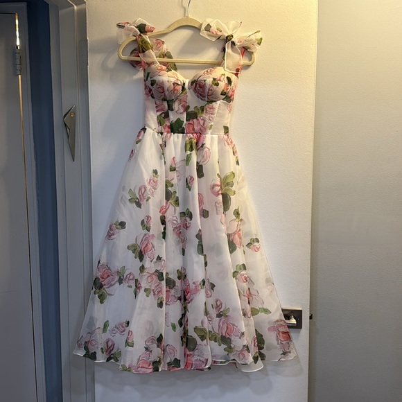 MILLA floral midi tie-strap dress - Picture 6 of 10